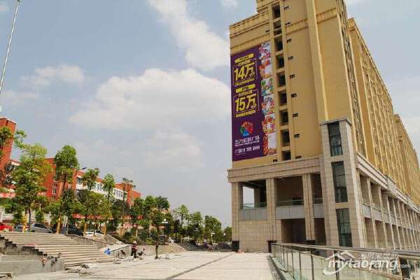 五方校园广场