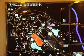温莎国际社区4期商业在售，参考售价25000元/㎡