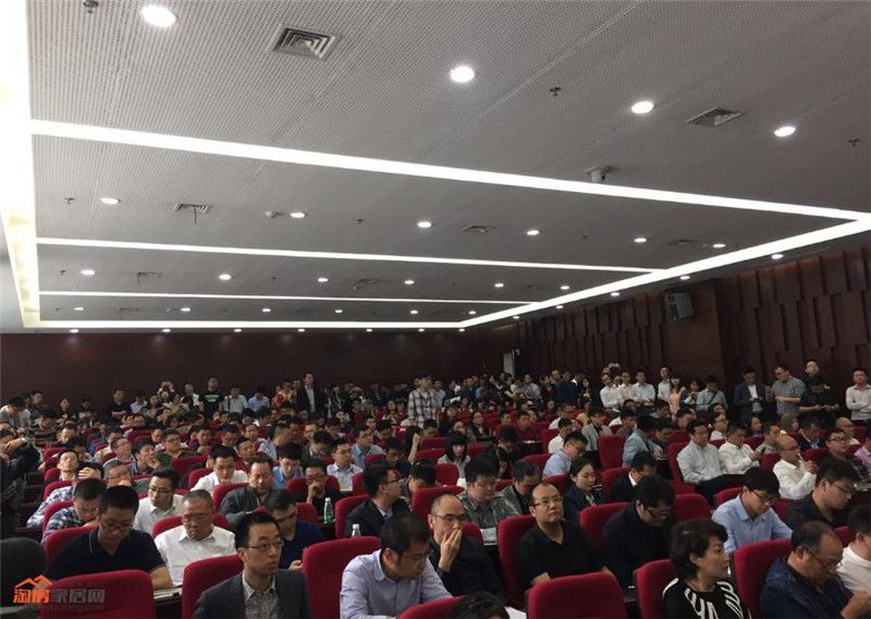 拍地.jpg