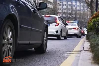 黄色道路线.jpg