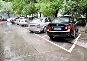 江油市区这个地方又新增停车场 停车2元起