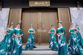 万众瞩目·共鉴繁华|领地·观江府营销中心今日盛大启幕！