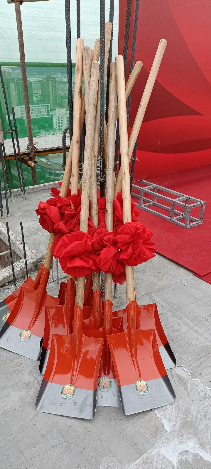 封底3.jpg