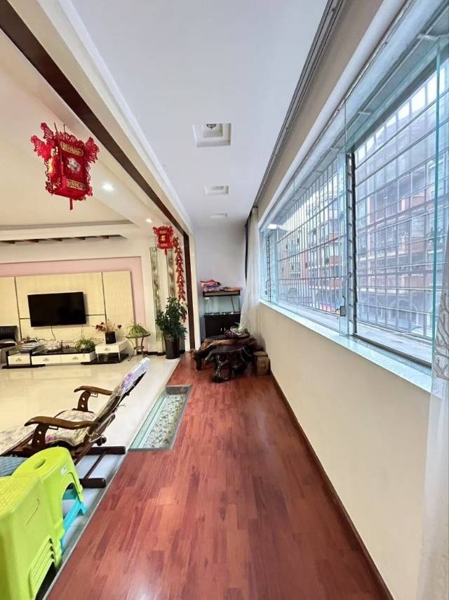 四川/绵阳荷城花园步行街，3室2厅2卫，140.65㎡，精装，售价61.80万 四川/绵阳二手房
