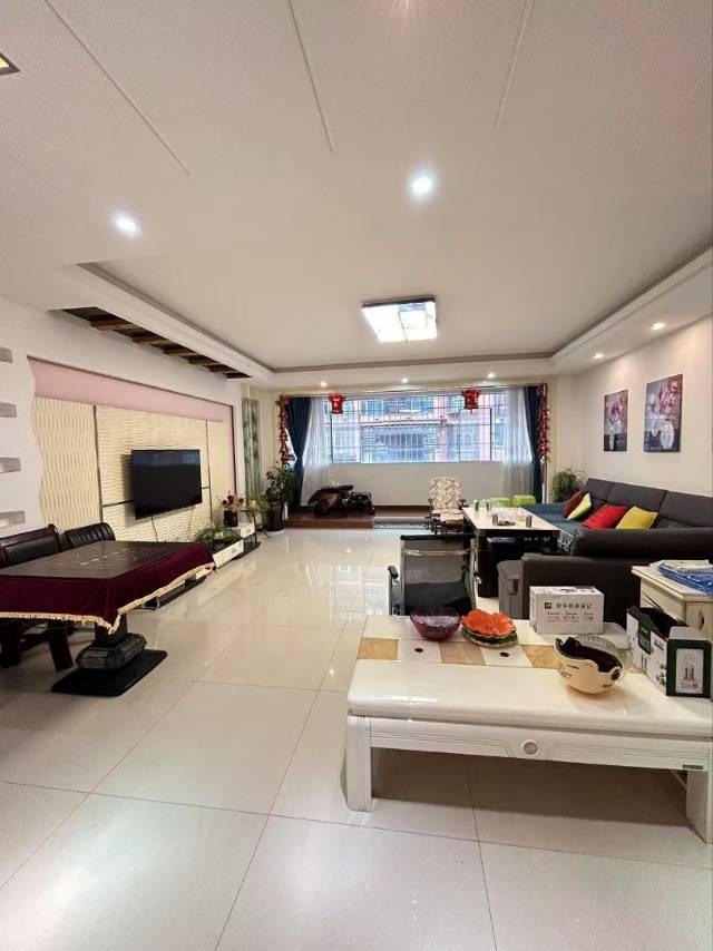 四川/绵阳荷城花园步行街，3室2厅2卫，140.65㎡，精装，售价61.80万 四川/绵阳二手房
