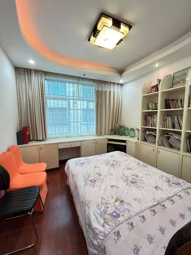 四川/绵阳荷城花园步行街，3室2厅2卫，140.65㎡，精装，售价61.80万 四川/绵阳二手房