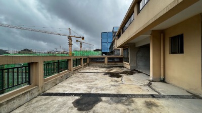 嘉和逸园三期，4室2厅2卫，158.11㎡，售价140万
