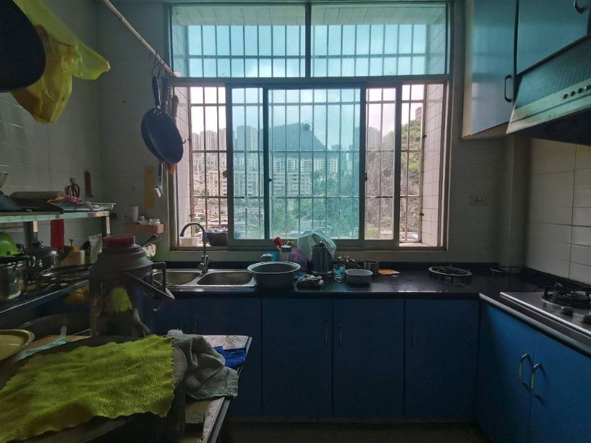 四川/绵阳凤凰里，3室2厅1卫，141.00㎡，精装，售价46.80万 四川/绵阳二手房
