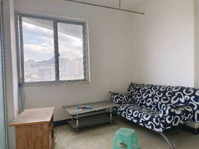 E家建材城，3室2厅2卫，148㎡，普装，售价56.8万