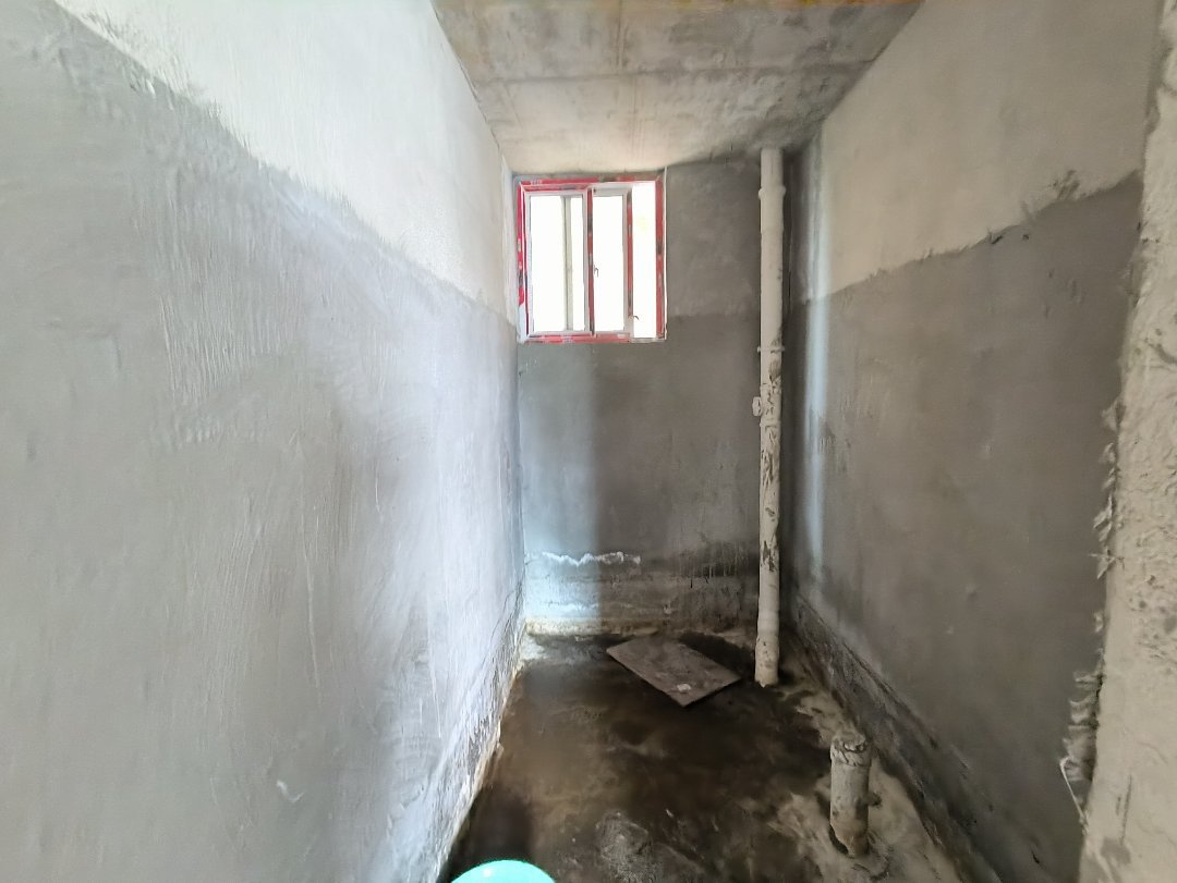 四川/绵阳钟山华庭小，4室2厅2卫，139.00㎡，毛坯，售价83.00万 四川/绵阳二手房