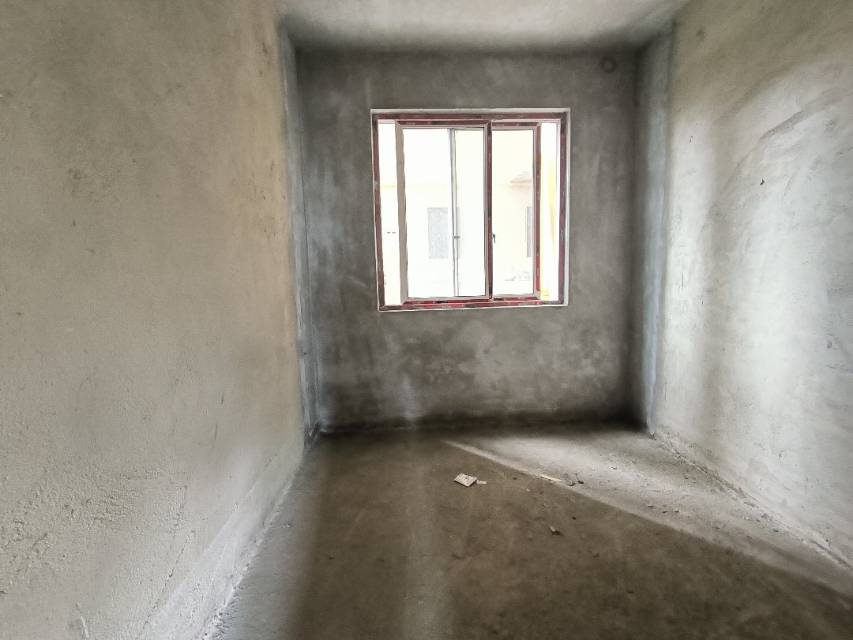 四川/绵阳钟山华庭小，4室2厅2卫，139.00㎡，毛坯，售价83.00万 四川/绵阳二手房