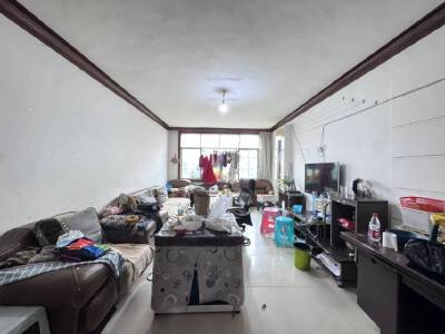 怡景小区，3室2厅1卫，150.00㎡，简装，售价47.80万