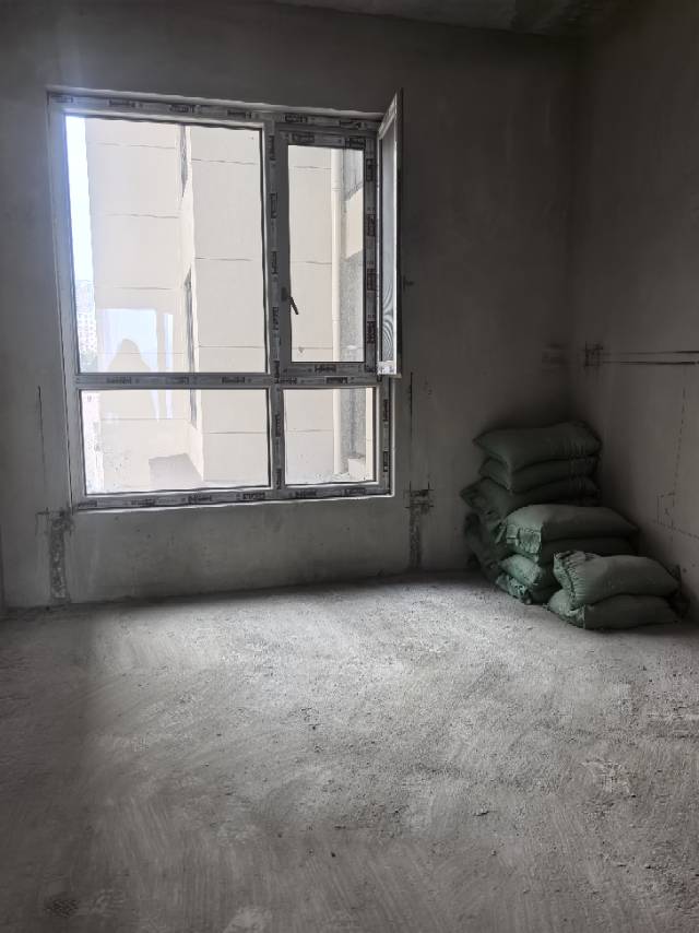 四川/绵阳凤凰里，4室2厅2卫，149.50㎡，毛坯，售价106.80万 四川/绵阳二手房