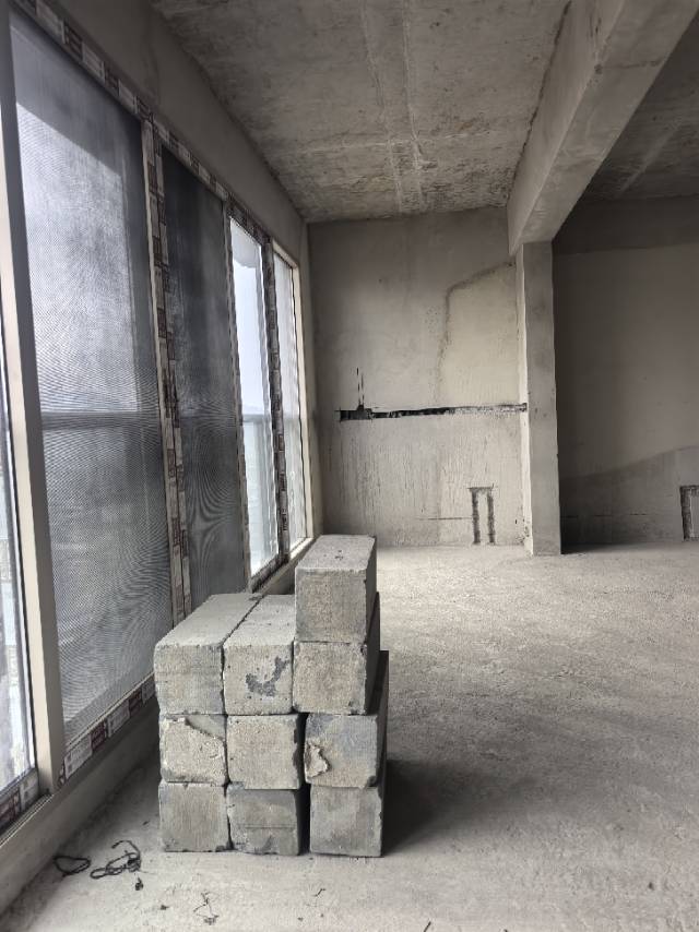 四川/绵阳凤凰里，4室2厅2卫，149.50㎡，毛坯，售价106.80万 四川/绵阳二手房