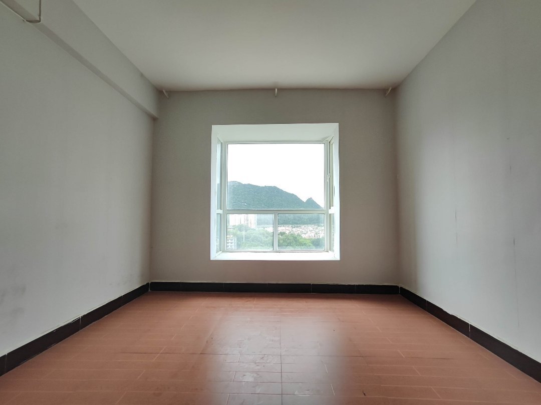 四川/绵阳麒麟大厦，4室2厅2卫，159.5㎡，普装，售价66万 四川/绵阳二手房