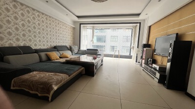 香榭南岸，3室2厅2卫，141㎡，售价66万