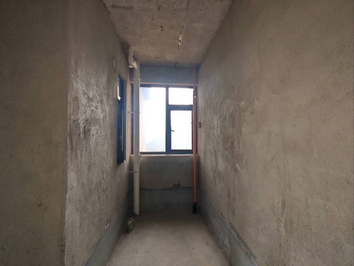 四川/绵阳派华峰领，3室2厅2卫，105.00㎡，售价56.8万 四川/绵阳二手房