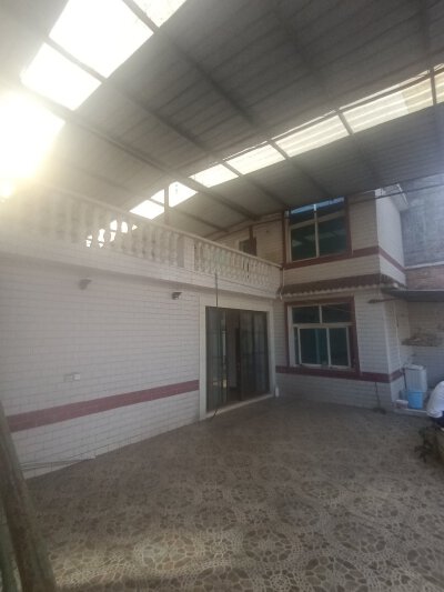 德坞皮鞋城，8室3厅2卫，280㎡，精装，售价85万
