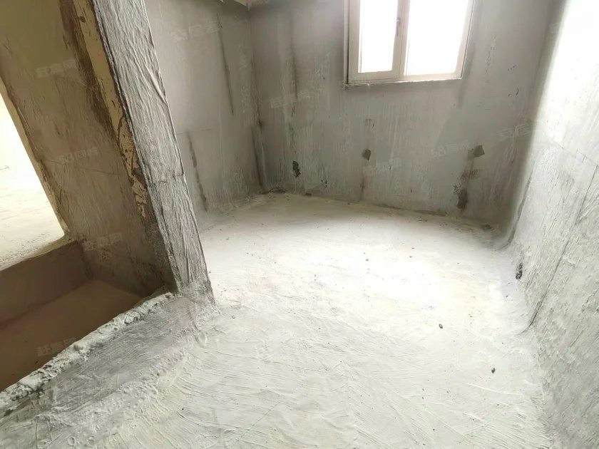四川/绵阳凤凰里，5室2厅3卫，229.00㎡，毛坯，售价162.80万 四川/绵阳二手房