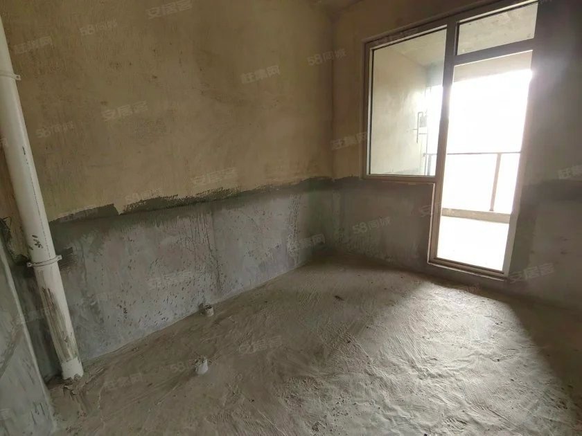 四川/绵阳凤凰里，5室2厅3卫，229.00㎡，毛坯，售价162.80万 四川/绵阳二手房