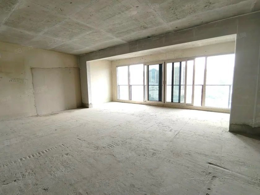 四川/绵阳凤凰里，5室2厅3卫，229.00㎡，毛坯，售价162.80万 四川/绵阳二手房