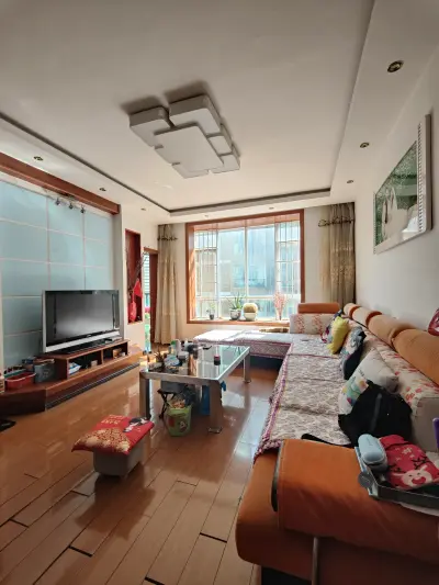 水木清华，3室2厅2卫，107.08㎡，普装，售价48.80万