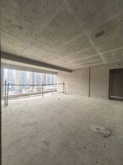 凉都印象城二期，4室2厅2卫，135.00㎡，毛坯，售价108.00万