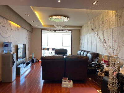 金山豪景 精装修3室2厅2卫带入户 双阳台