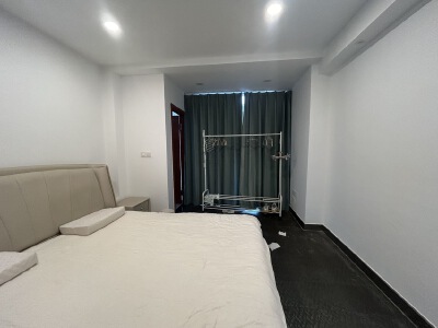 香榭南岸，4室3厅2卫，170㎡，精装，售价120万