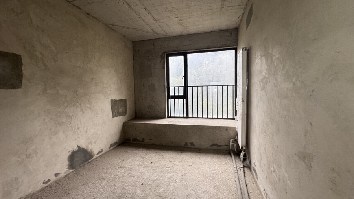 四川/绵阳紫藤庄园，3室2厅2卫，137.70㎡，毛坯，售价49.8万 四川/绵阳二手房