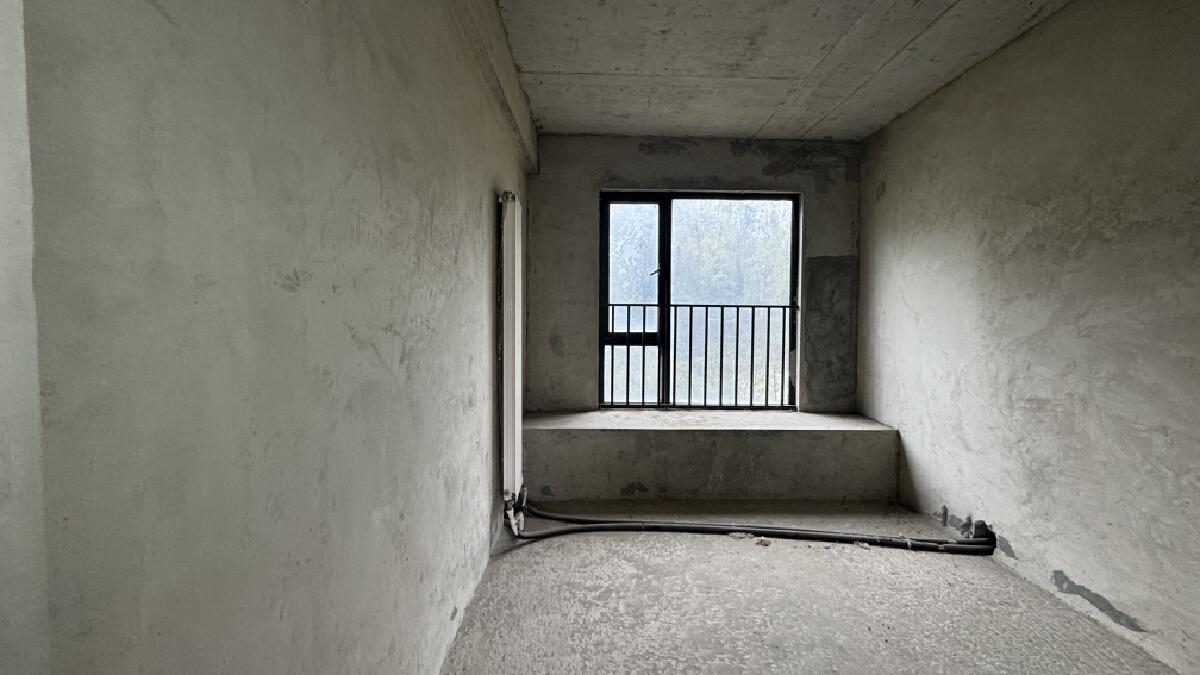 四川/绵阳紫藤庄园，3室2厅2卫，137.70㎡，毛坯，售价49.8万 四川/绵阳二手房