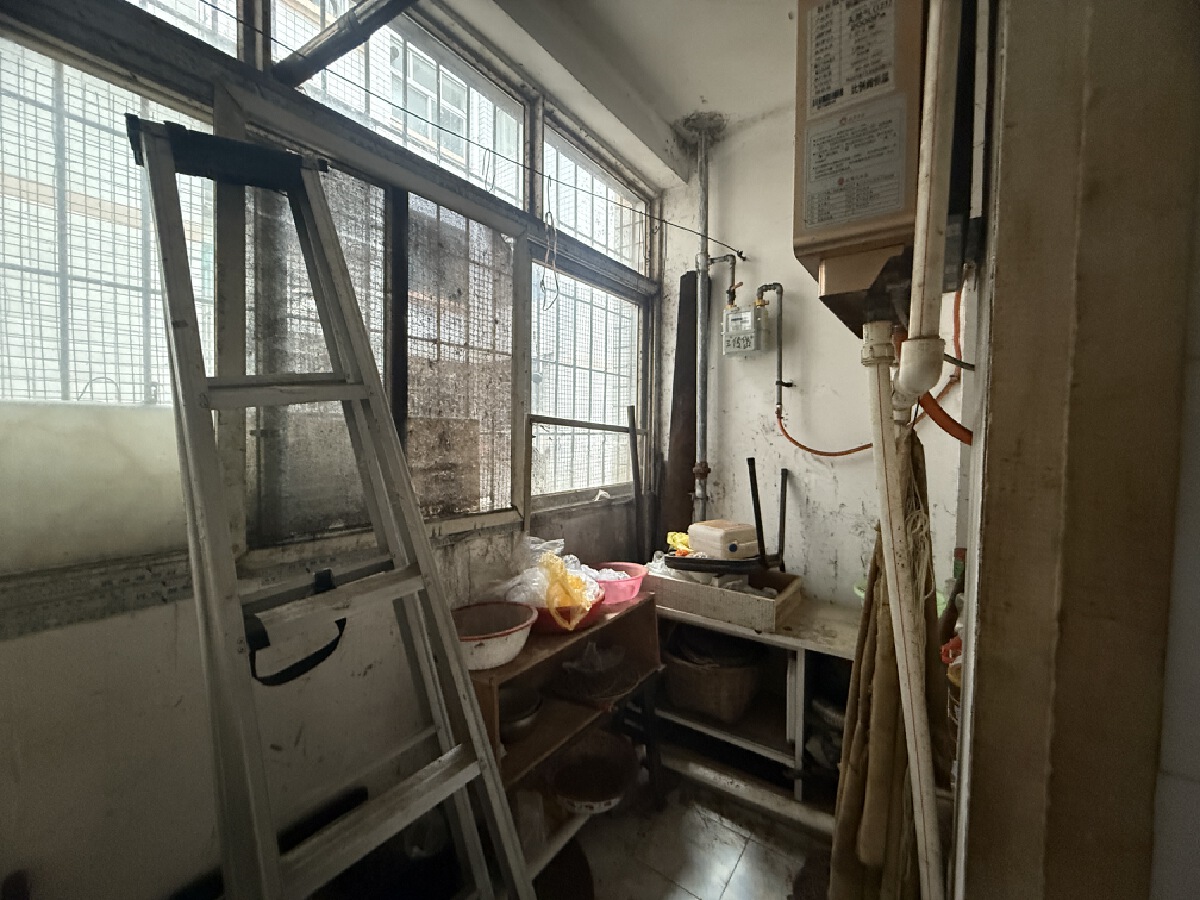 四川/绵阳金三角太阳石小区，2室2厅1卫，95㎡，简装，售价28万 四川/绵阳二手房