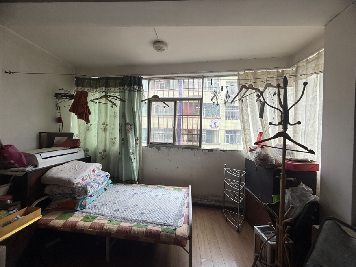 四川/绵阳金三角太阳石小区，2室2厅1卫，95㎡，简装，售价28万 四川/绵阳二手房