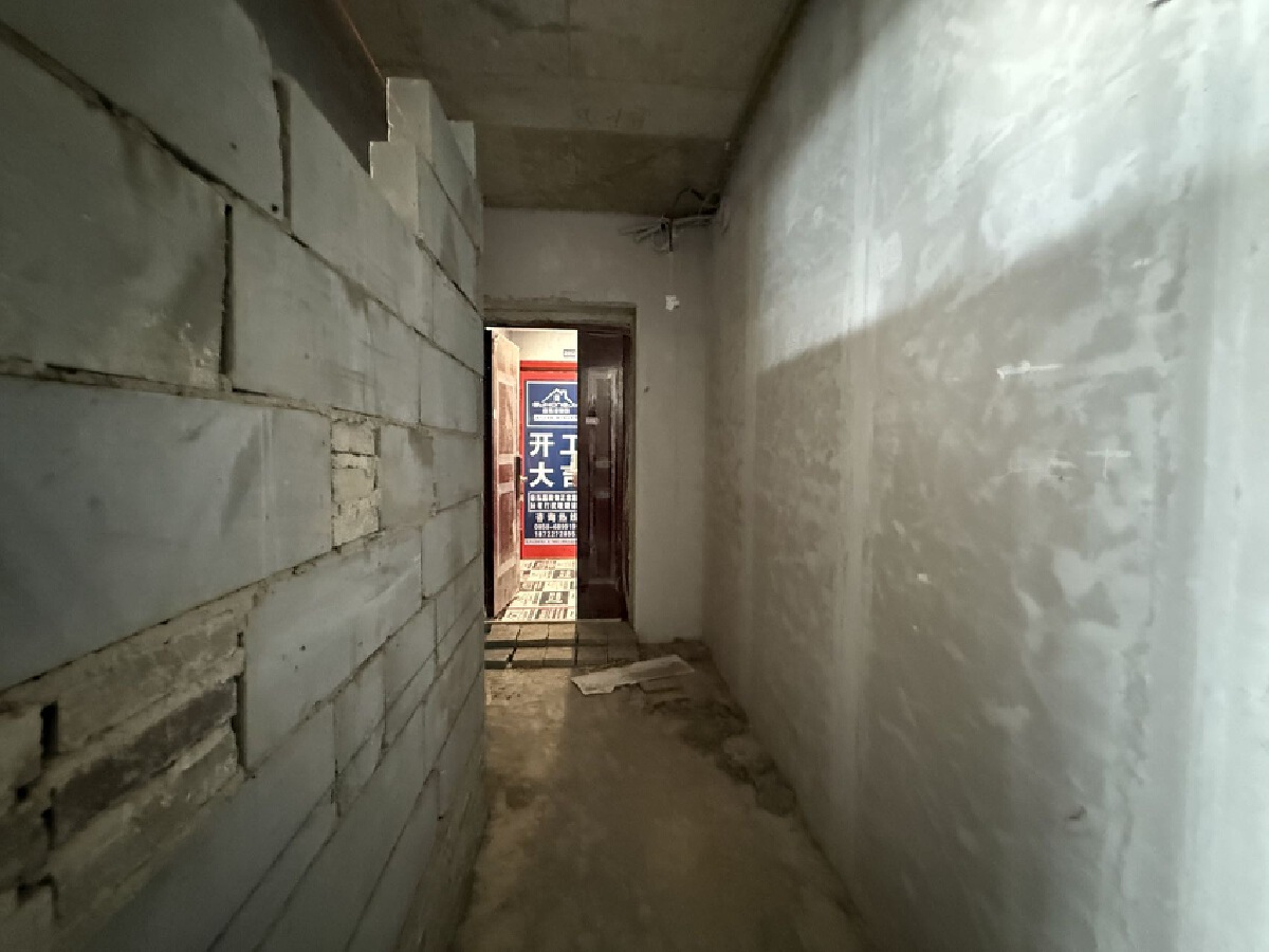 四川/绵阳凤凰里，4室2厅2卫，150.38㎡，售价92.80万 四川/绵阳二手房