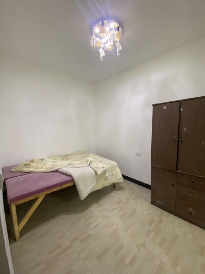 金碧湾，3室2厅2卫，128.8㎡，普装，售价45万