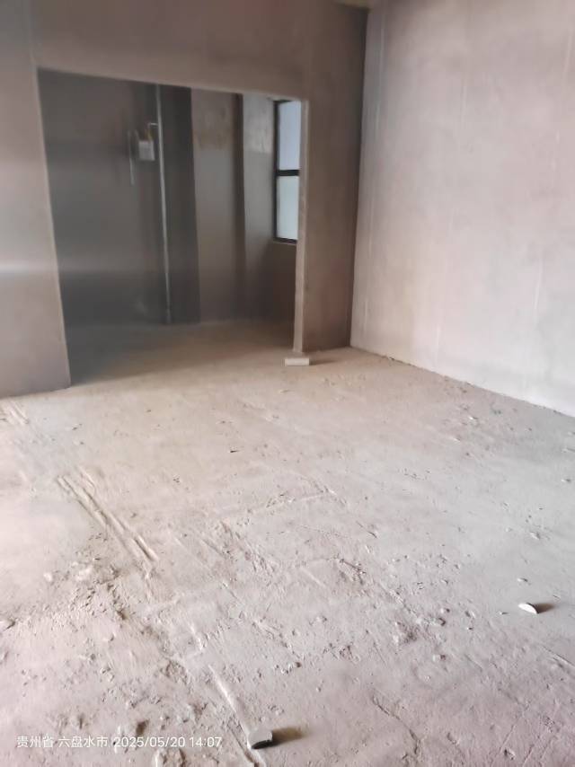 四川/绵阳奥莱文化广场，3室2厅2卫，129.99㎡，毛坯，售价70.8万 四川/绵阳二手房
