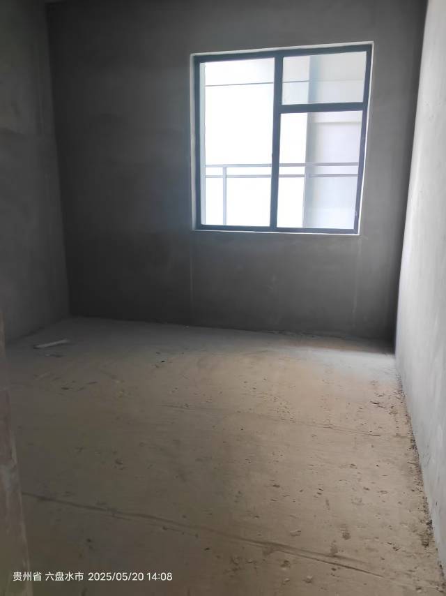 四川/绵阳奥莱文化广场，3室2厅2卫，129.99㎡，毛坯，售价70.8万 四川/绵阳二手房