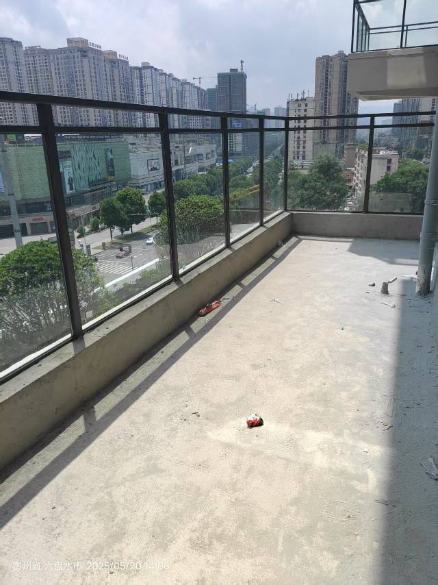 四川/绵阳奥莱文化广场，3室2厅2卫，129.99㎡，毛坯，售价70.8万 四川/绵阳二手房