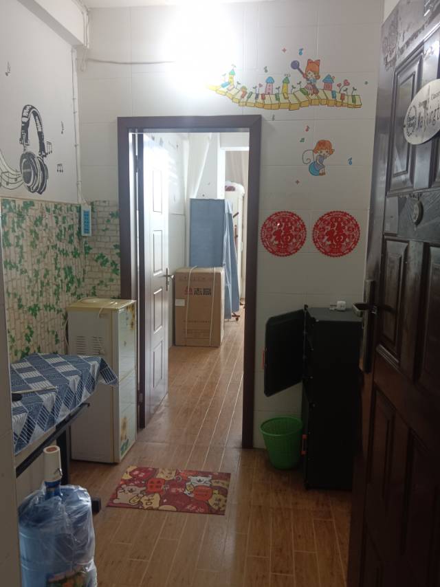 四川/绵阳海鑫广场，1室1厅1卫，46㎡，租金800元/月 四川/绵阳租房