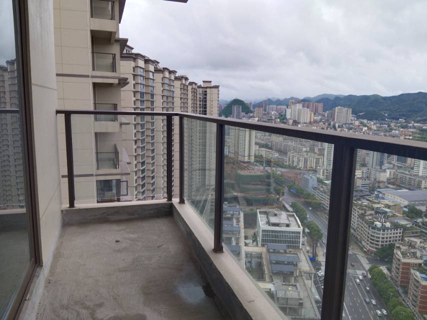四川/绵阳凤凰里，4室2厅2卫，145.00㎡，毛坯，售价105.80万 四川/绵阳二手房