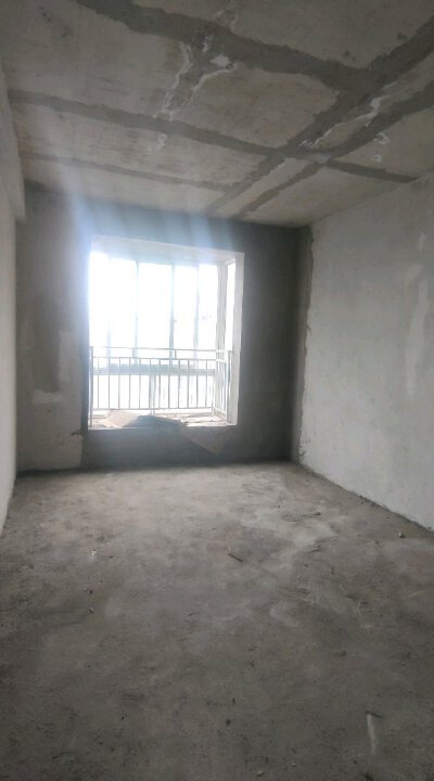 南凤天城B区，2室2厅1卫，115.00㎡，精装，售价42.80万