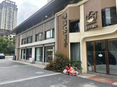 480㎡，精装，租金5000元/月