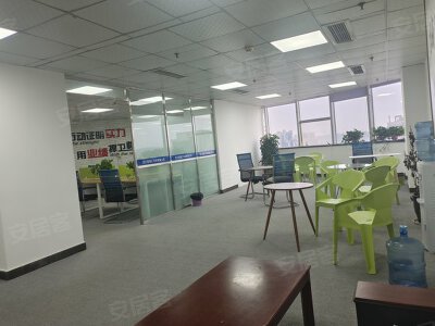 208㎡，普装，租金4500元/月