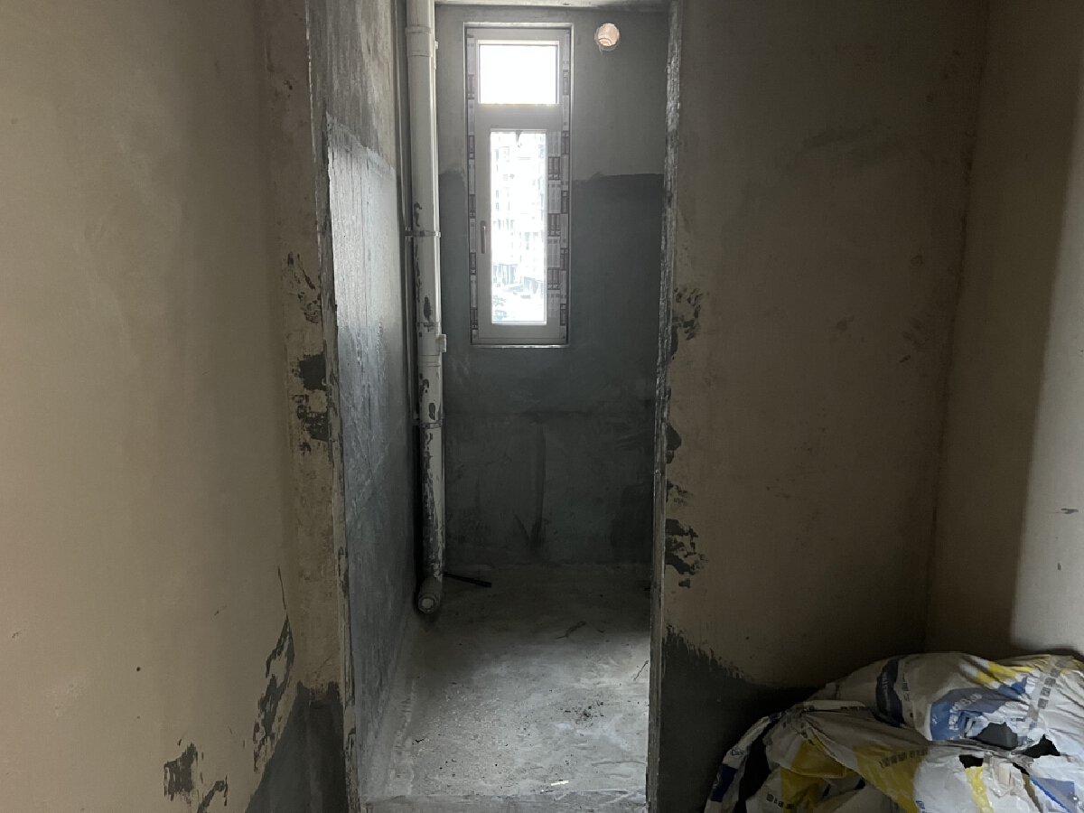 四川/绵阳凤凰里，4室2厅2卫，201.00㎡，毛坯，售价152万 四川/绵阳二手房