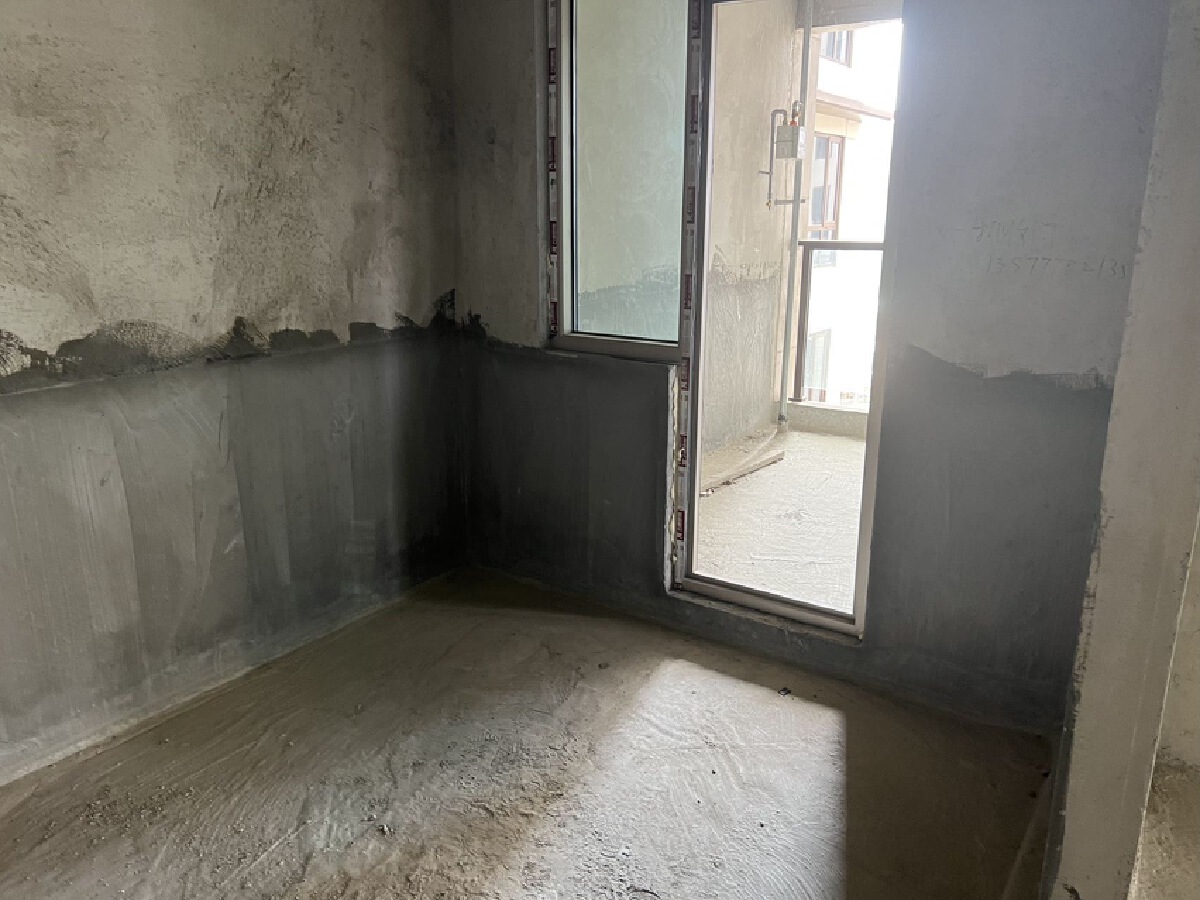 四川/绵阳凤凰里，4室2厅2卫，201.00㎡，毛坯，售价152万 四川/绵阳二手房