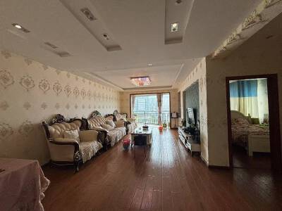 E家建材城，4室2厅2卫，148.6㎡，精装，售价69.8万