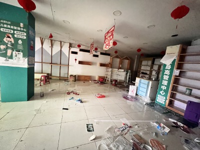E家建材城，1卫，210㎡，租金4300元/月