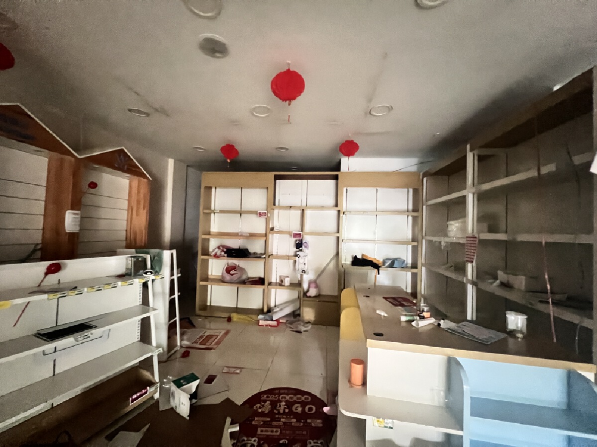 四川/绵阳E家建材城，1卫，210㎡，租金4300元/月 四川/绵阳租房