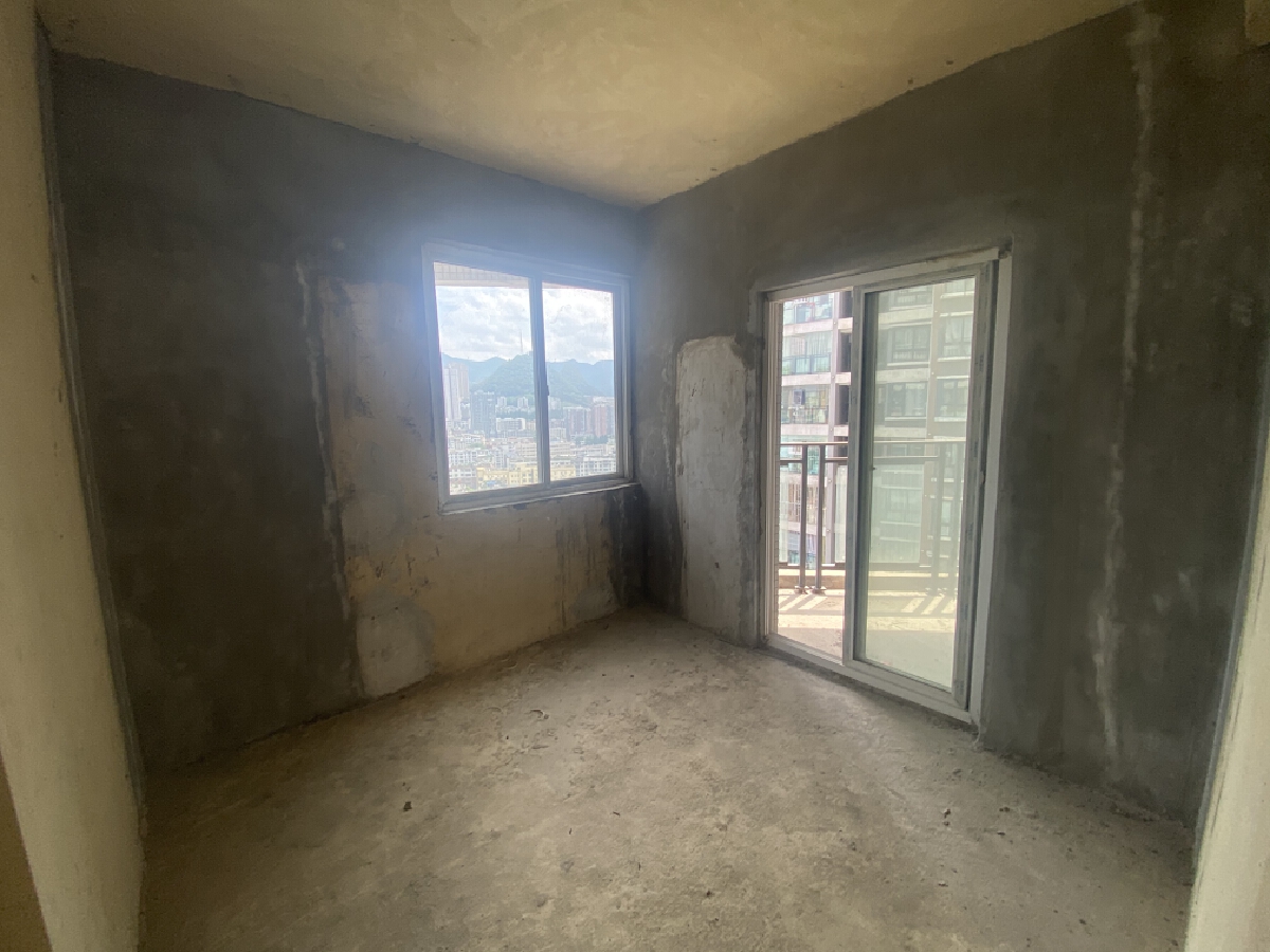 四川/绵阳E家建材城，4室2厅2卫，148.60㎡，毛坯，售价64.8万 四川/绵阳二手房