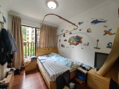 紫藤庄园，3室2厅1卫，107.00㎡，售价62.80万